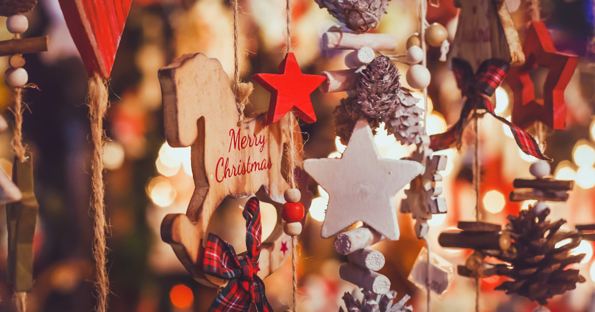 28 Holiday Email Marketing Ideas with Examples